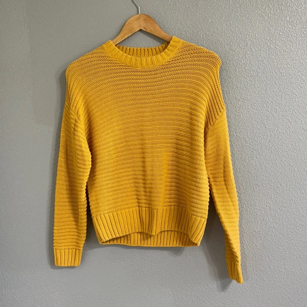 Sweater - Picture 1 of 3